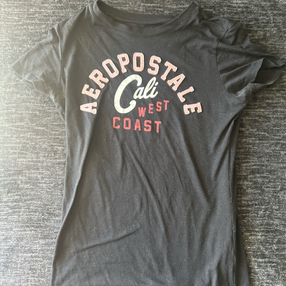 classic aeropostale fitted tee, size M